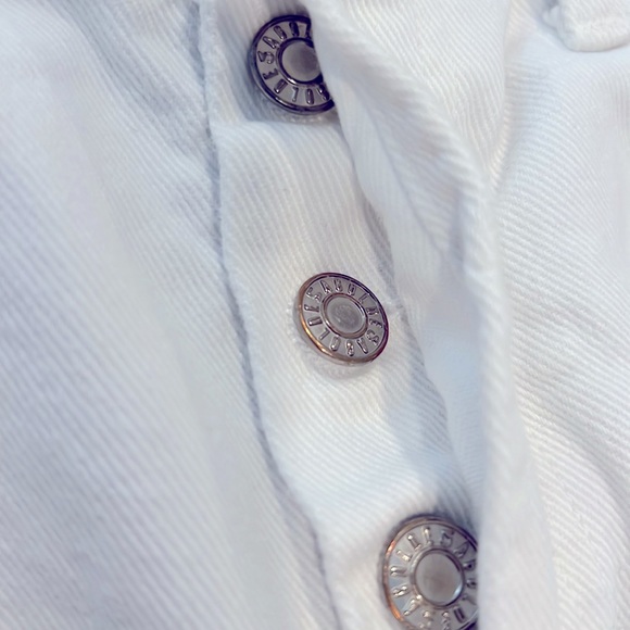 Agolde White Distressed Shorts. - Picture 10 of 10